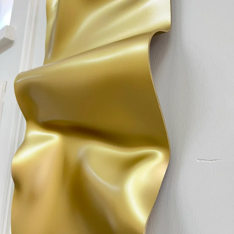 Layer Vertical Gold