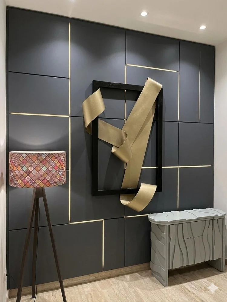 Layer Gold, Black Frame